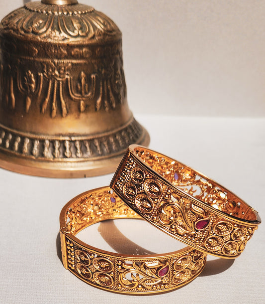 Antique Openable Bangles With Matte Gold Tone - Size 2.6