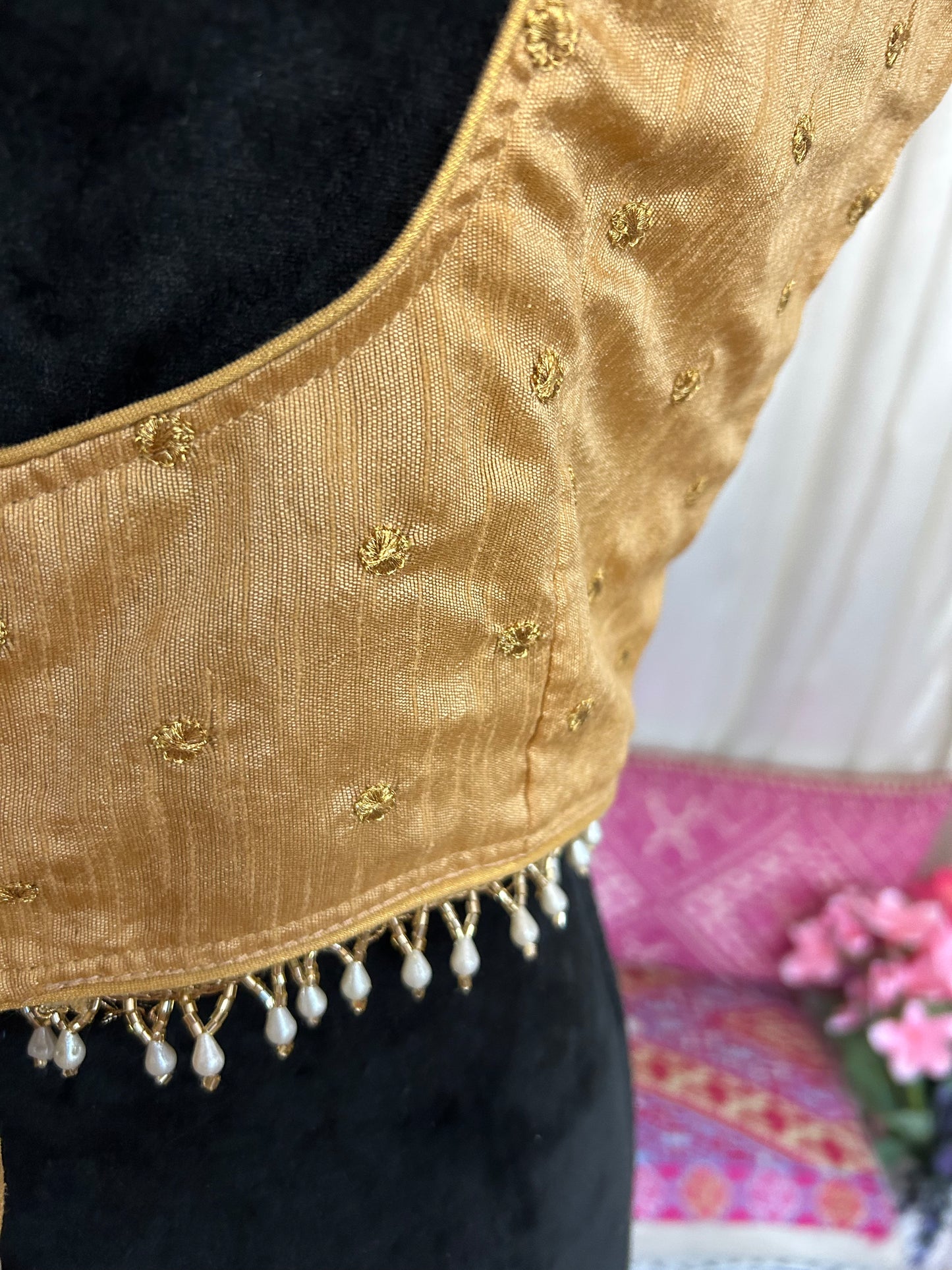 Gold Embroidery Sleeveless Blouse with Beads Lace